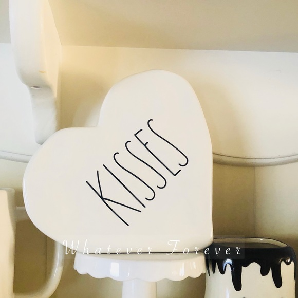 Rae Dunn Other - Rae Dunn kisses ceramic heart